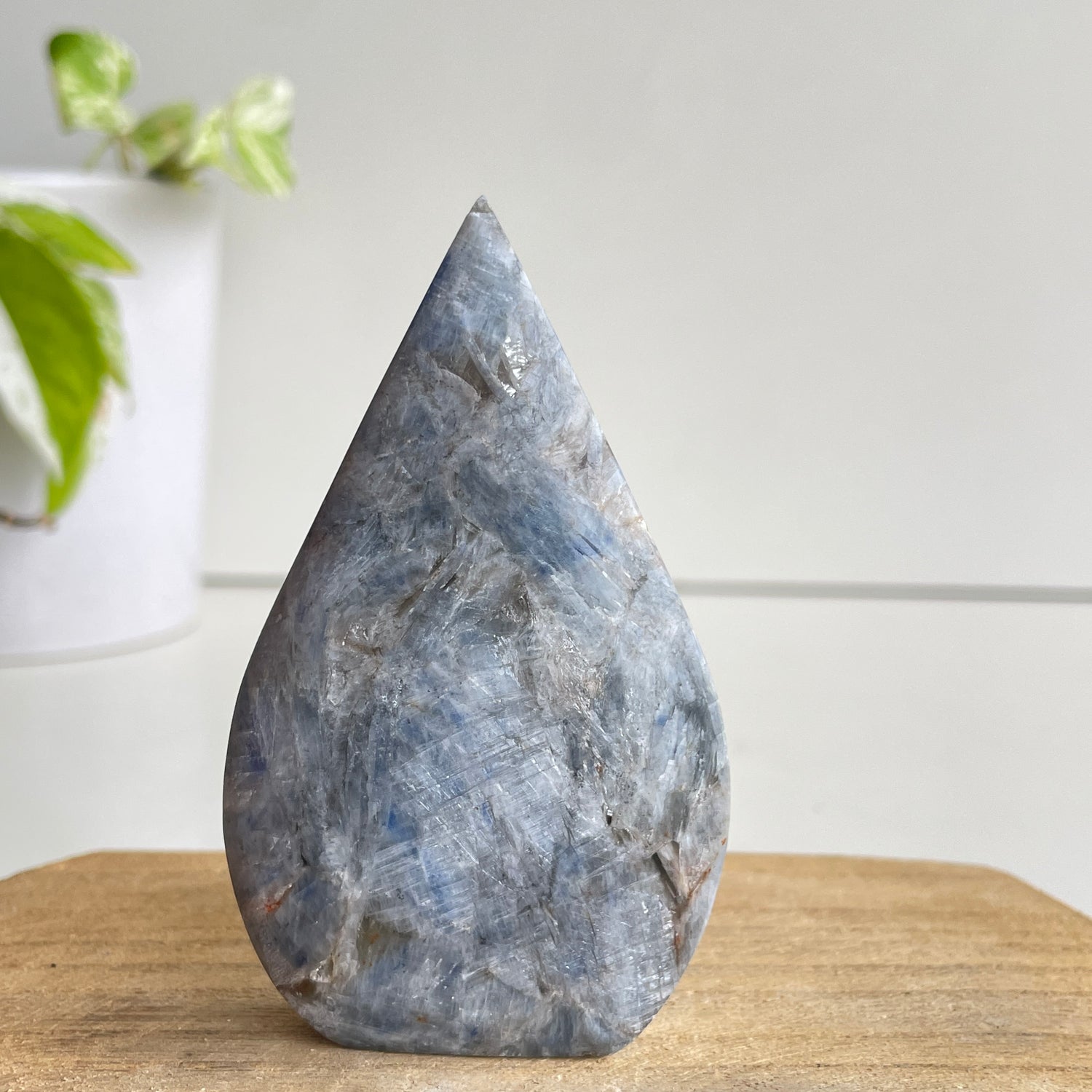 Blue Kyanite Flame 8.8cm