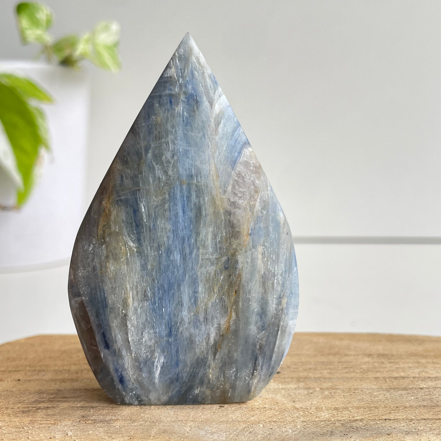 Blue Kyanite Flame 6.2cm