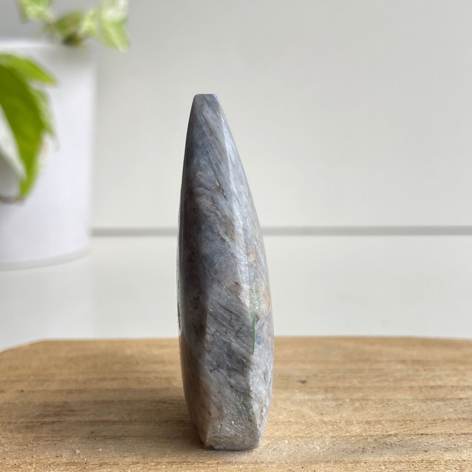 Blue Kyanite Flame 6.6cm