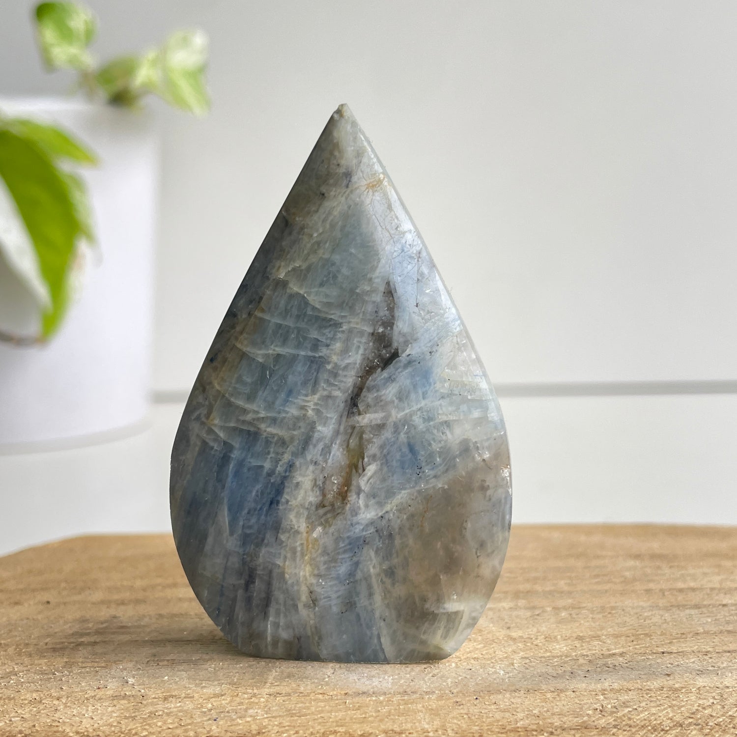 Blue Kyanite Flame 6.9cm
