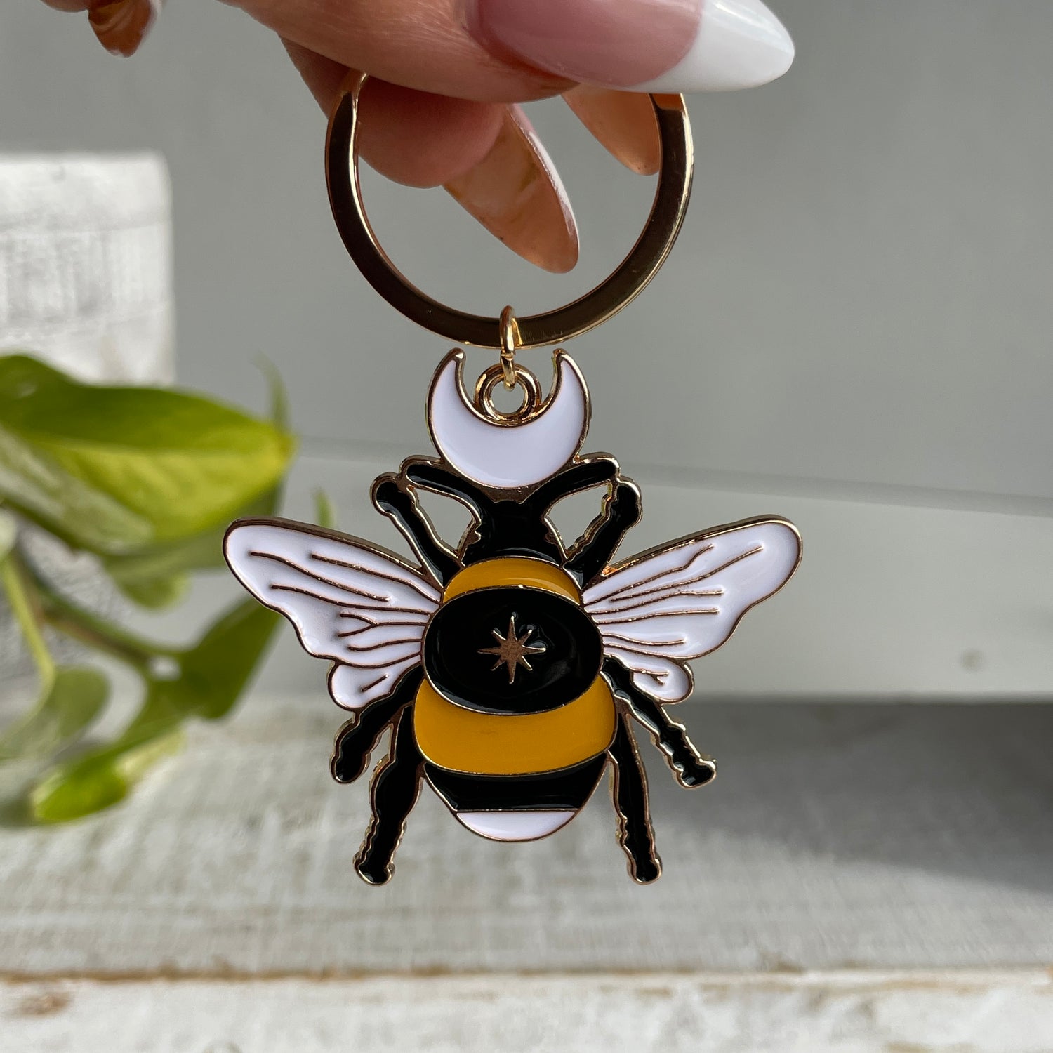 Dark Forest Enamel Bee Kaychain DF68924