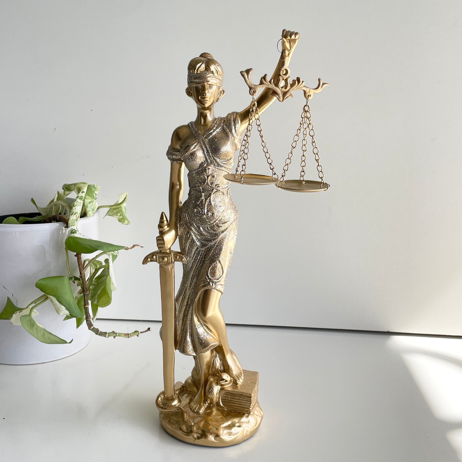 Gold Resin La Justica 33cm PR259