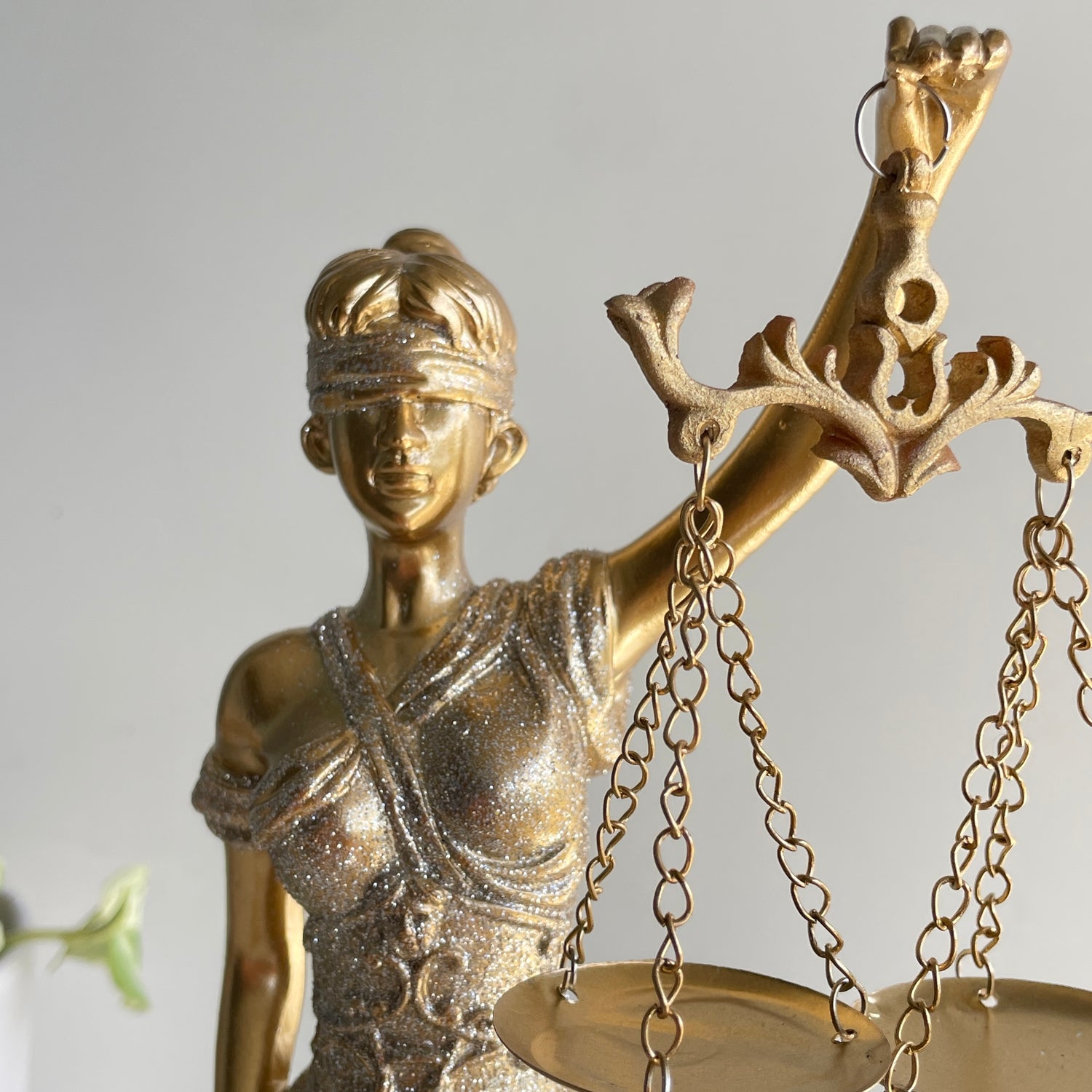 Gold Resin La Justica 33cm PR259