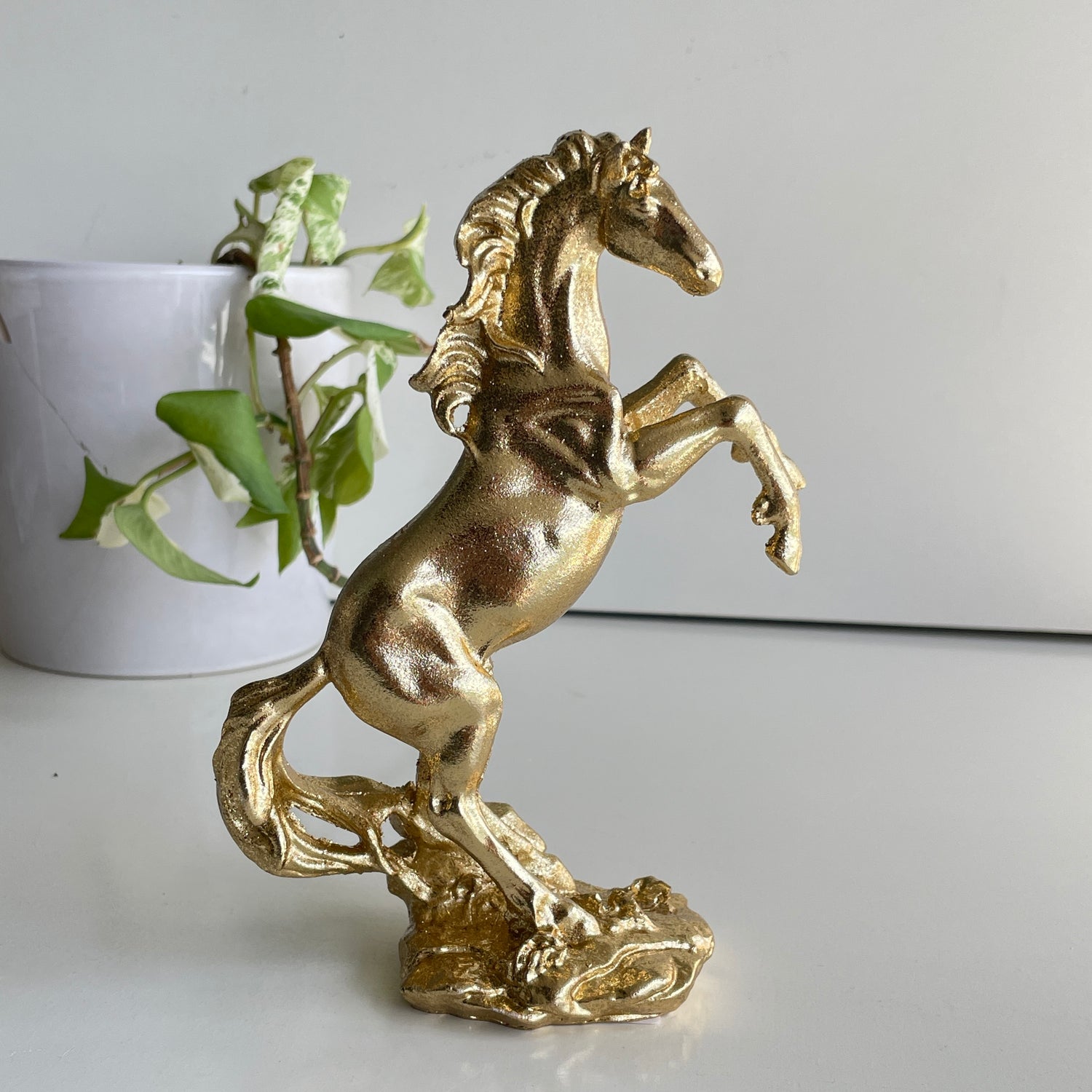 Gold Resin Horse 18cm PR262B