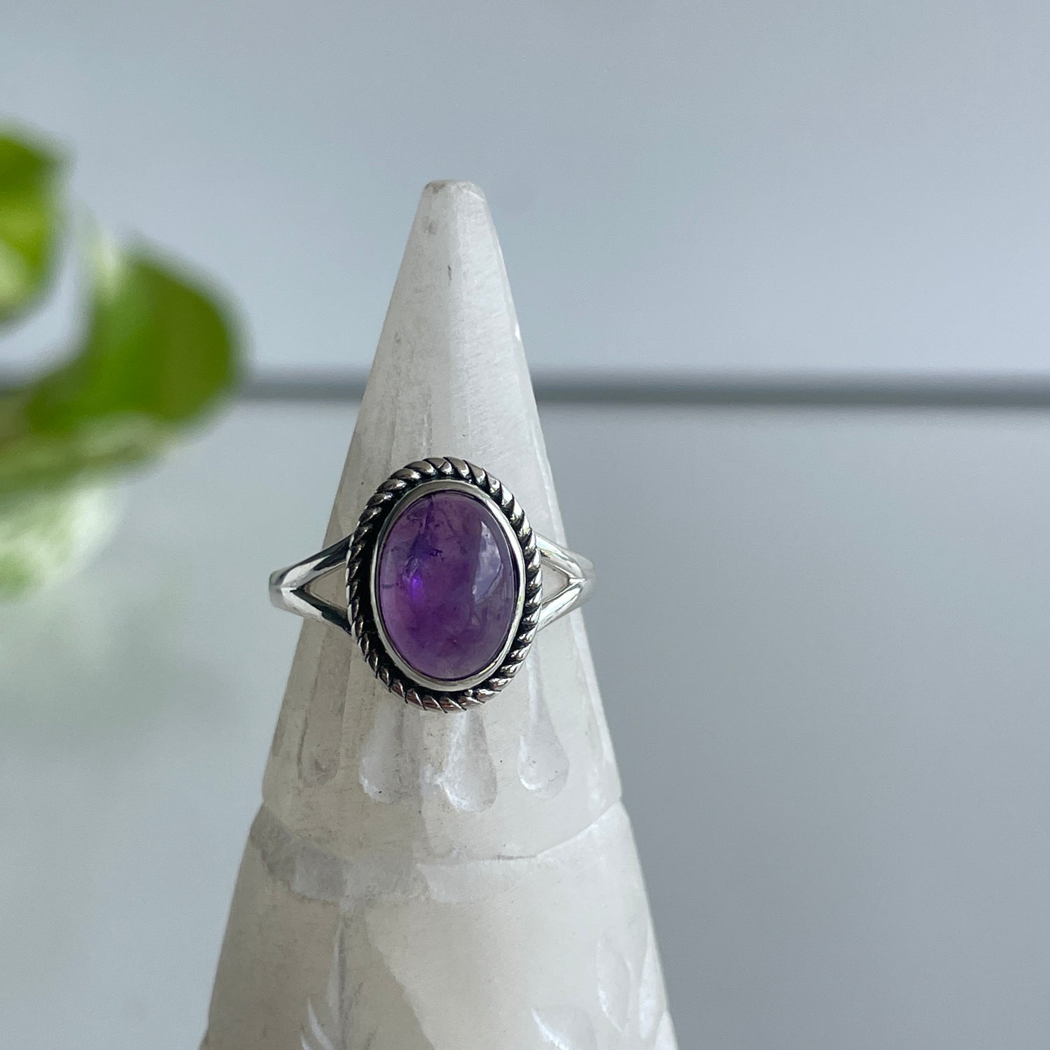 Amethyst Oval Ring Sz6