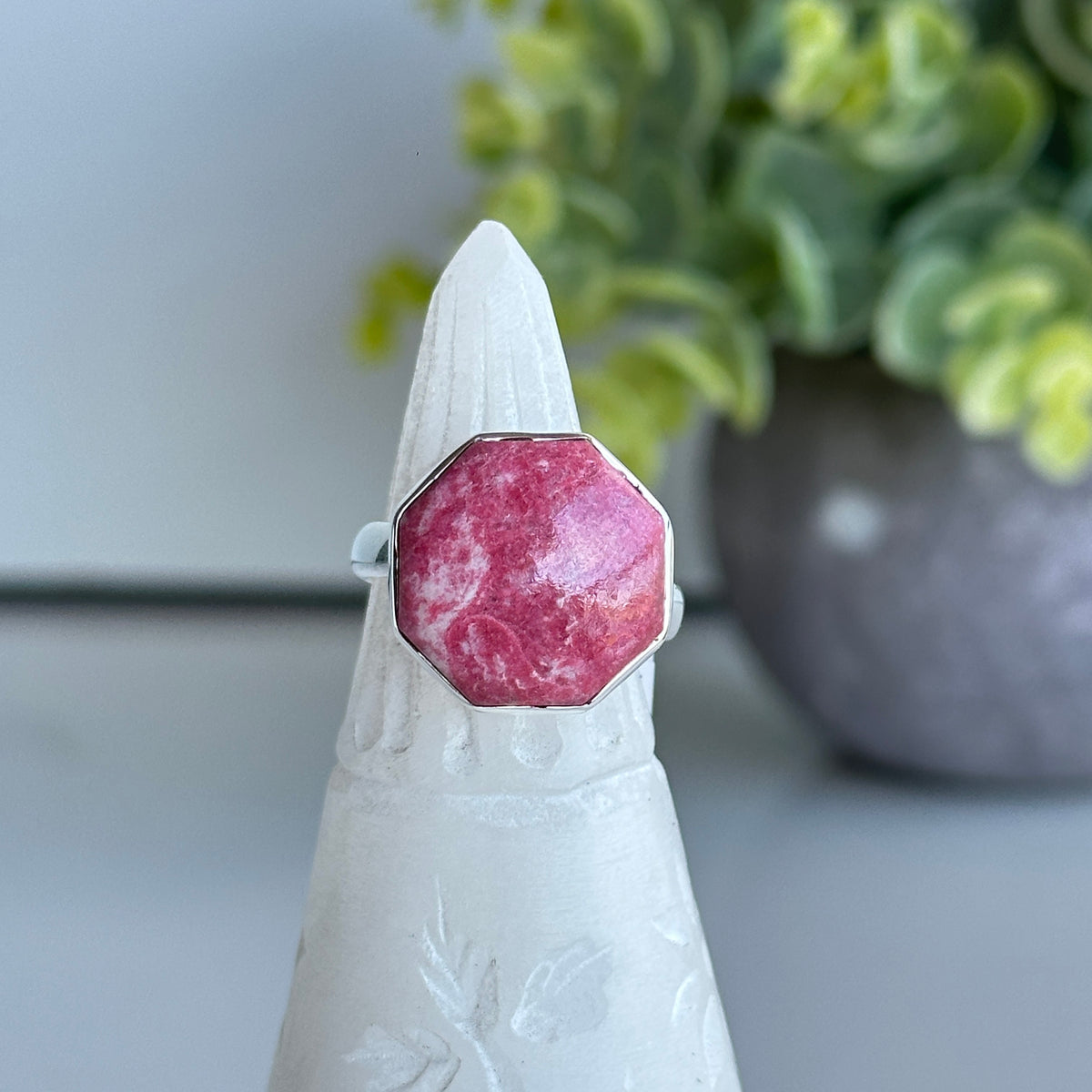 Thulite Hex Ring Sz8