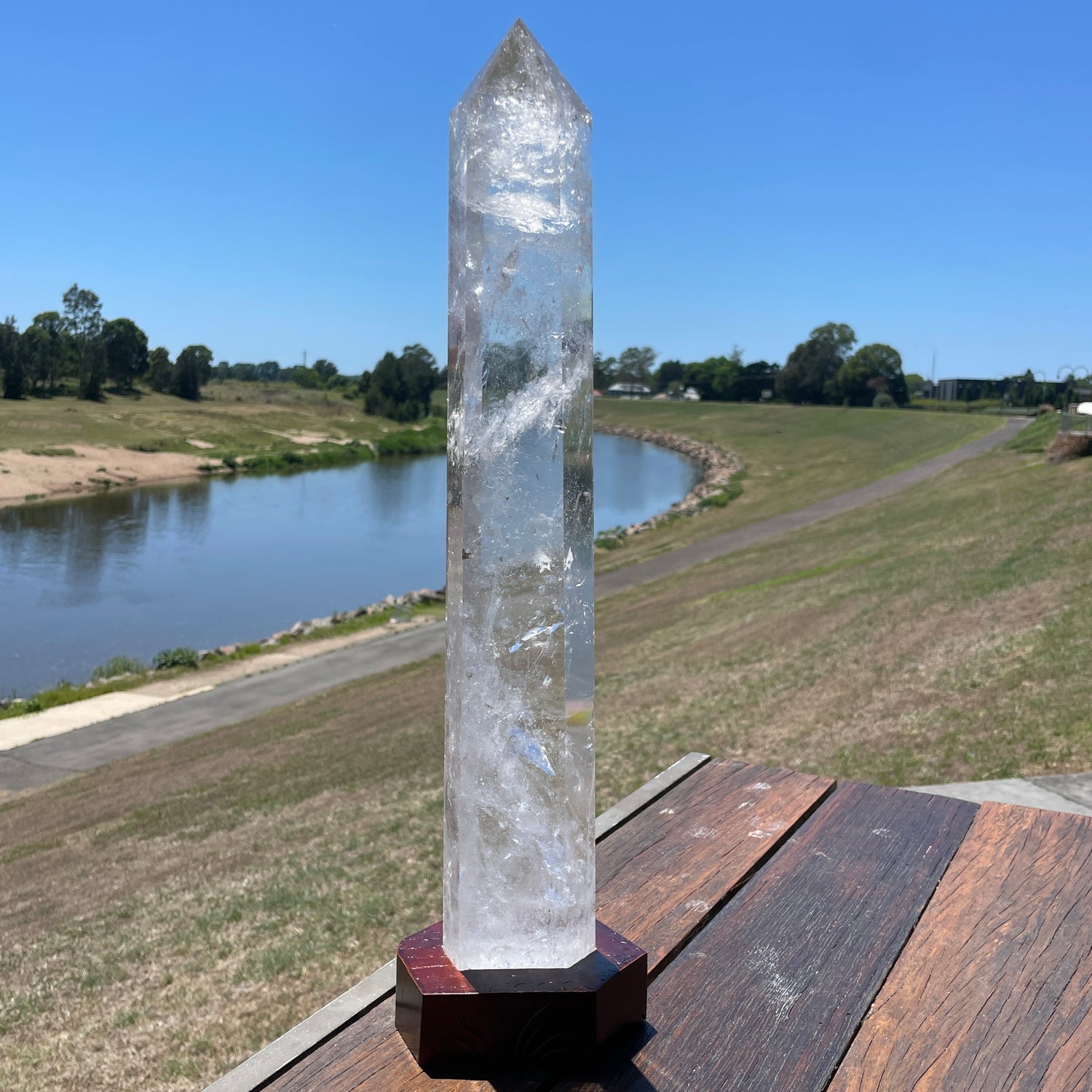 Clear Quartz Generator In Stand 47.1cm - High Quality