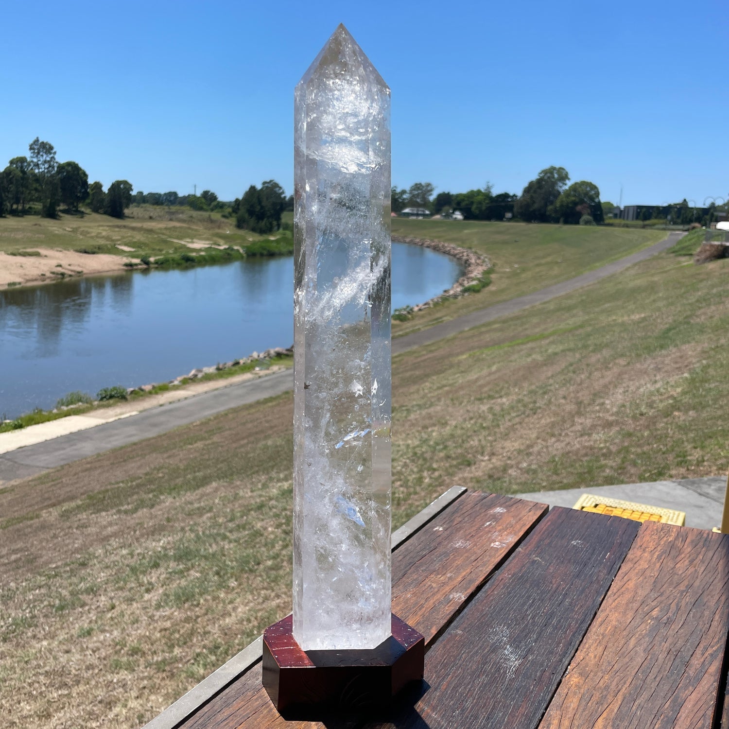 Clear Quartz Generator In Stand 47.1cm - High Quality