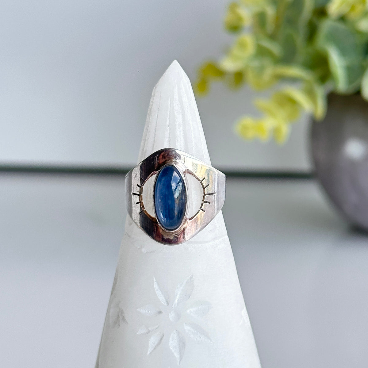 Blue Kyanite Oval Ring Sz8