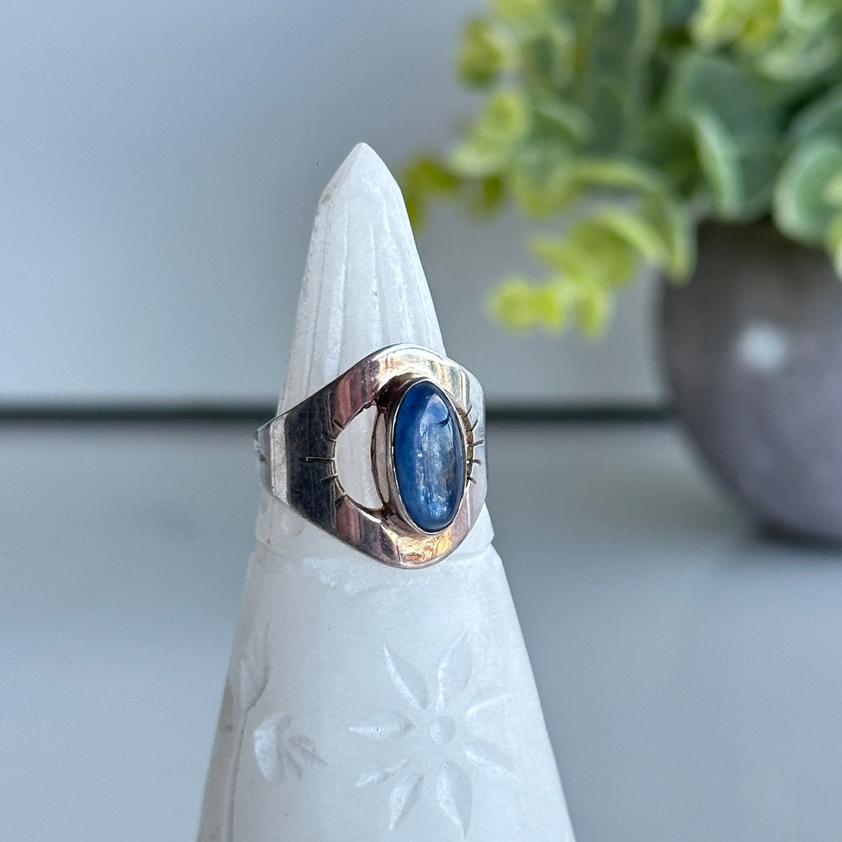 Blue Kyanite Oval Ring Sz8