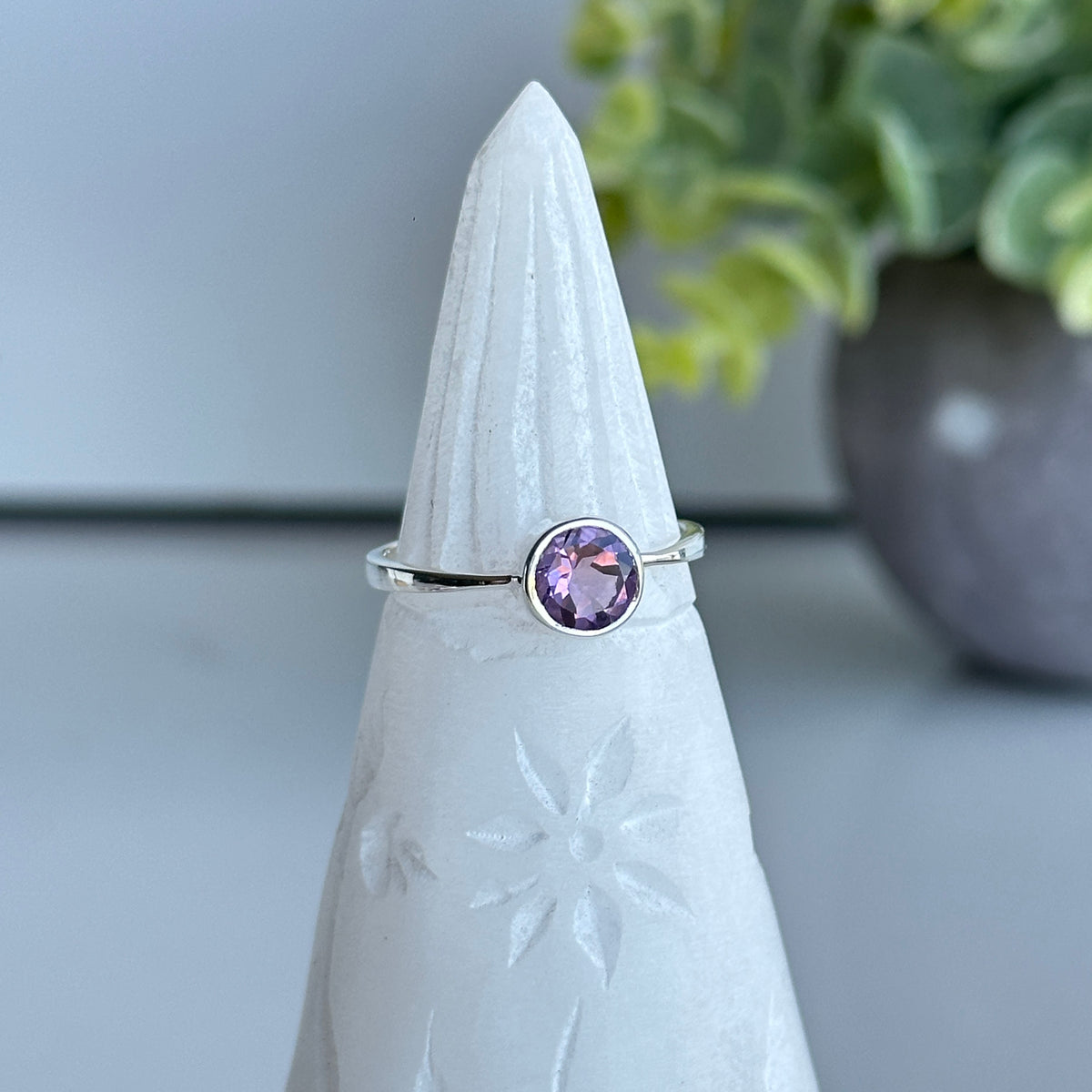 Amethyst Round Ring Sz10