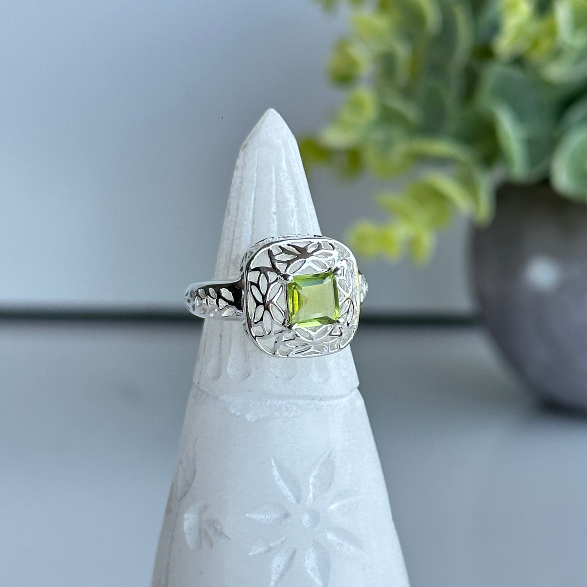 Peridot Rectangle Ring Sz6