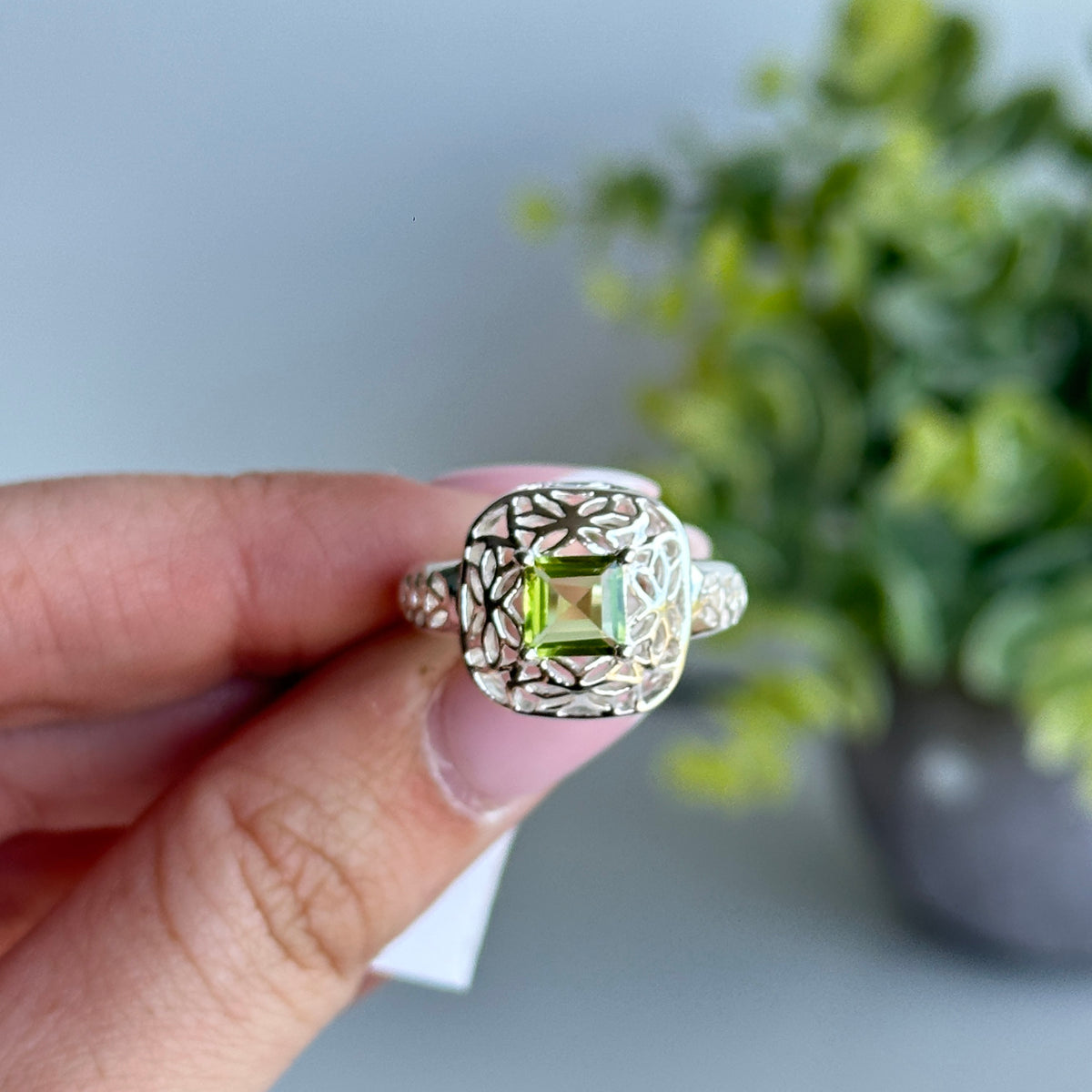 Peridot Rectangle Ring Sz6