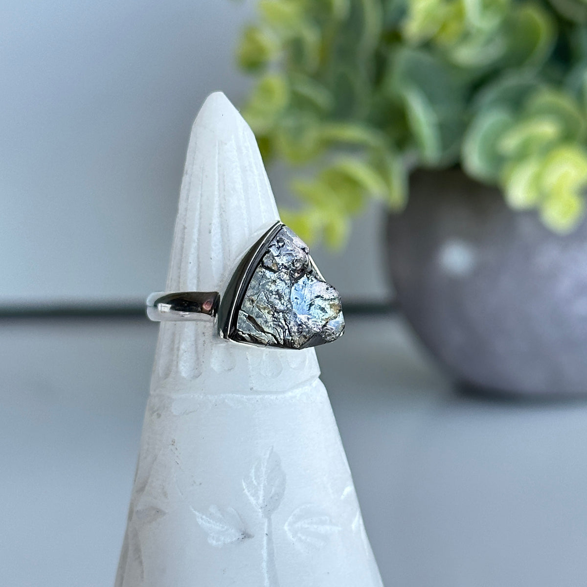 Shungite Triangle Ring Sz8