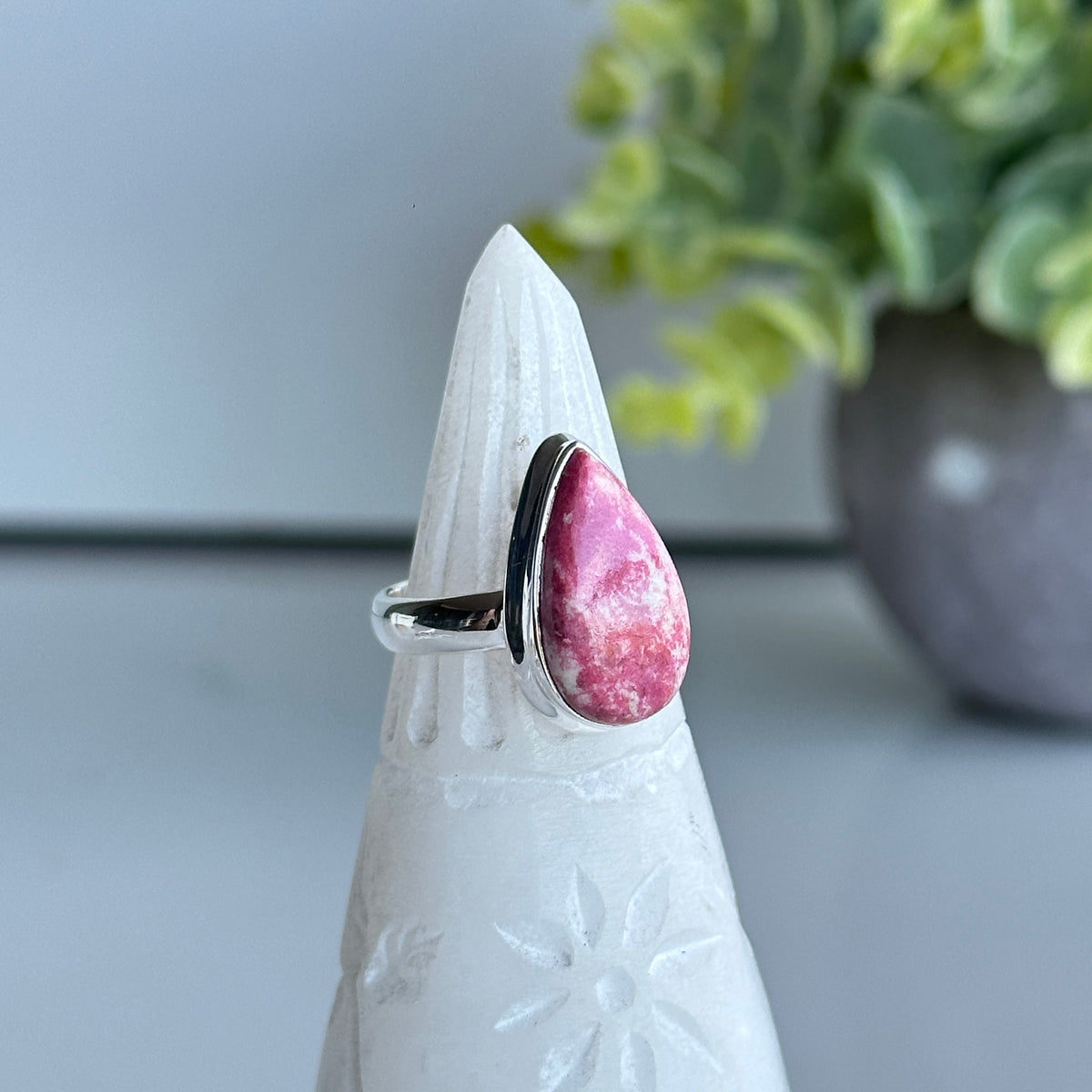 Thulite Teardrop Ring Sz7