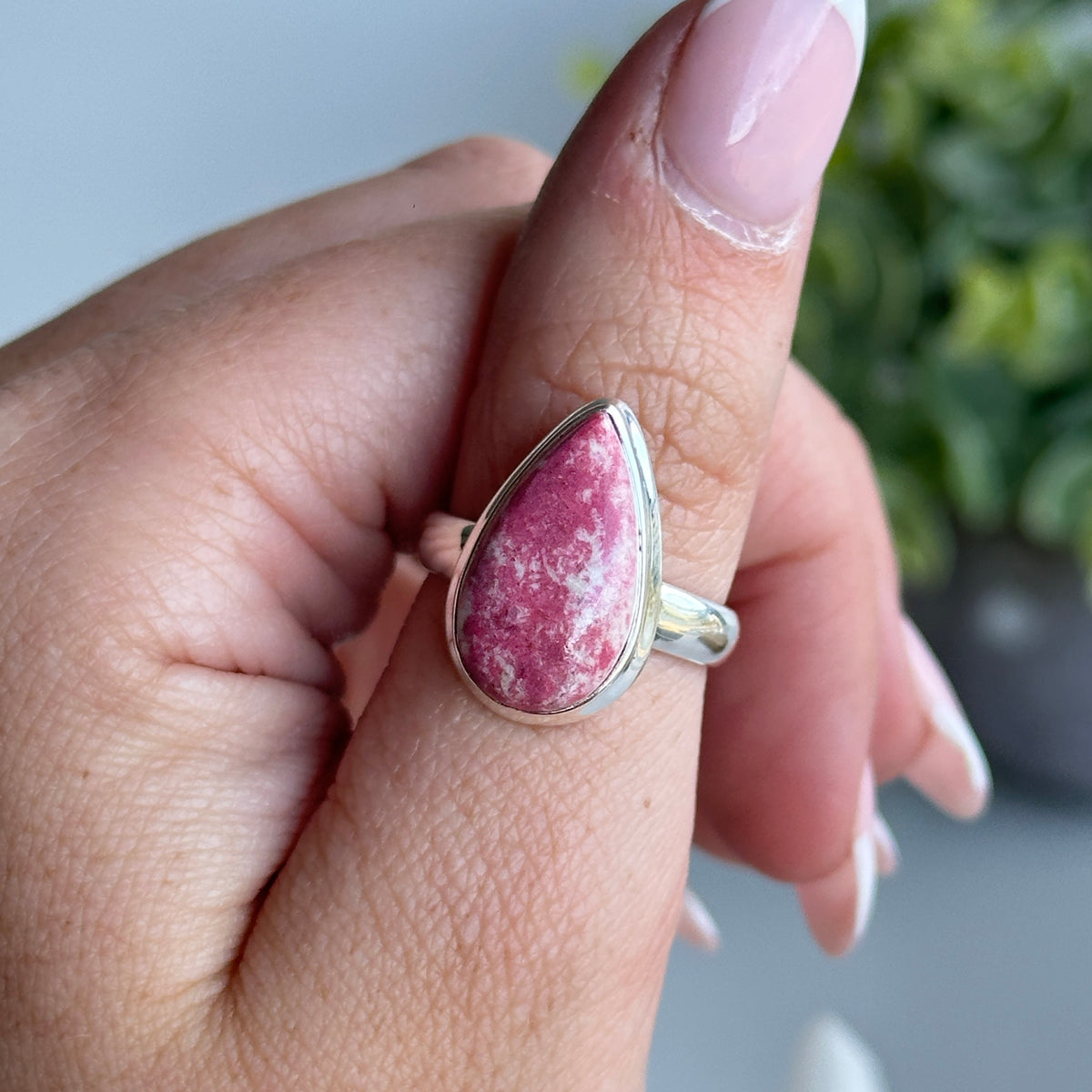 Thulite Teardrop Ring Sz7