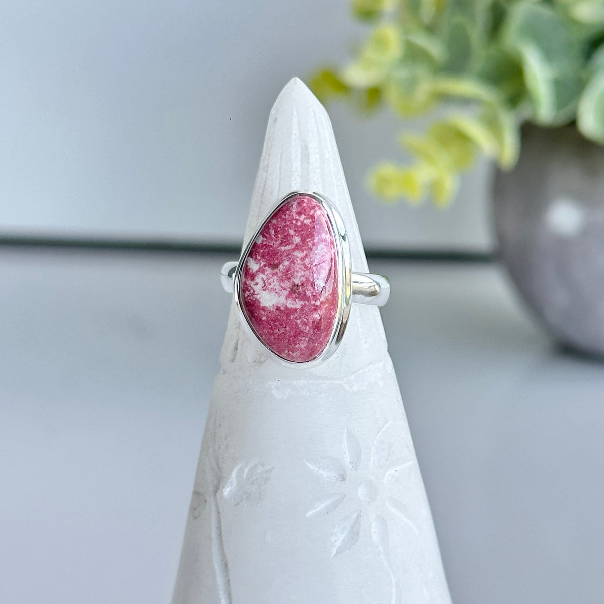 Thulite Freeform Ring Sz8