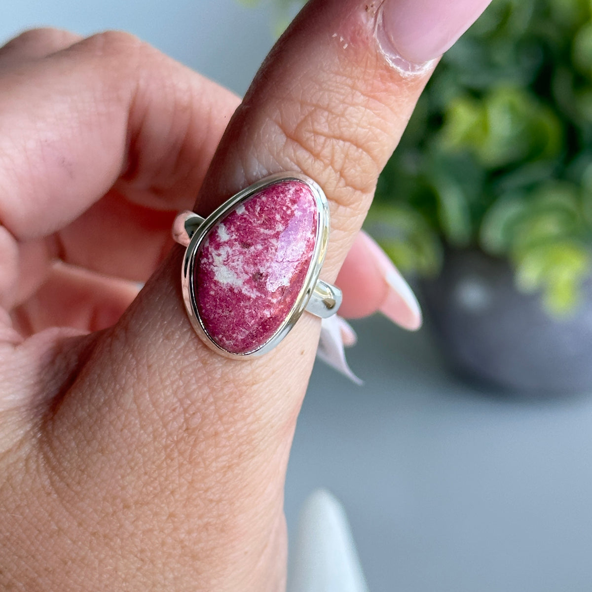 Thulite Freeform Ring Sz8