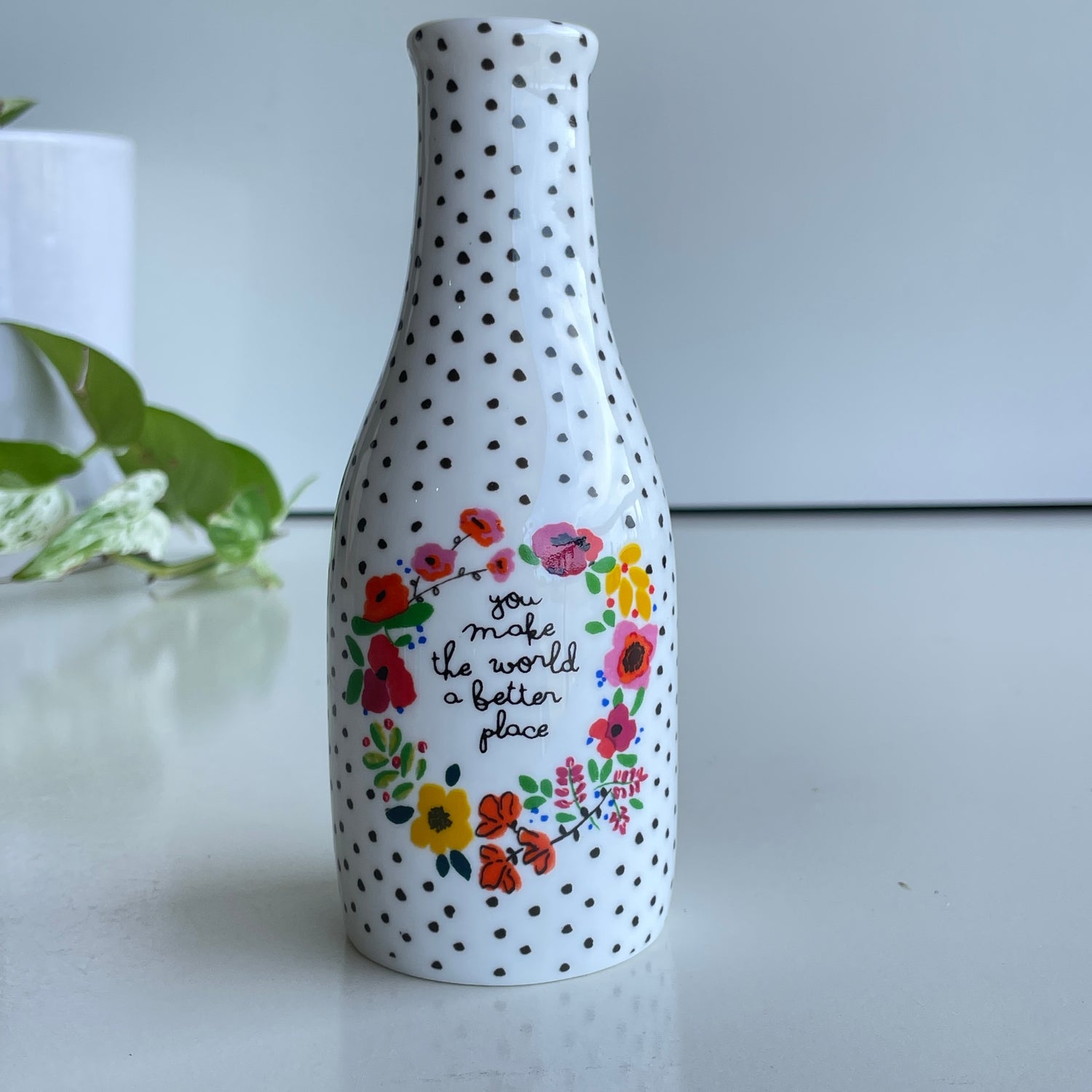 Dots Flowers You Make The World Vase00018
