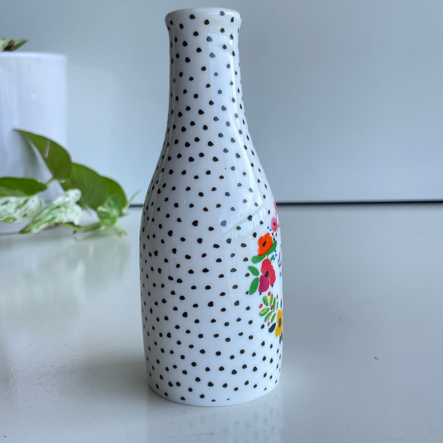 Dots Flowers You Make The World Vase00018