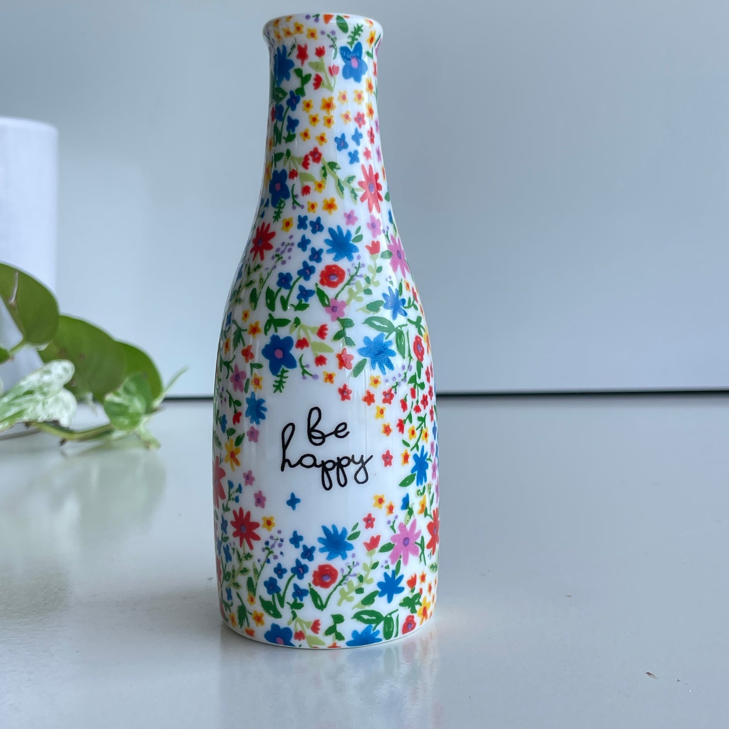 Floral Be Happy Vase00019