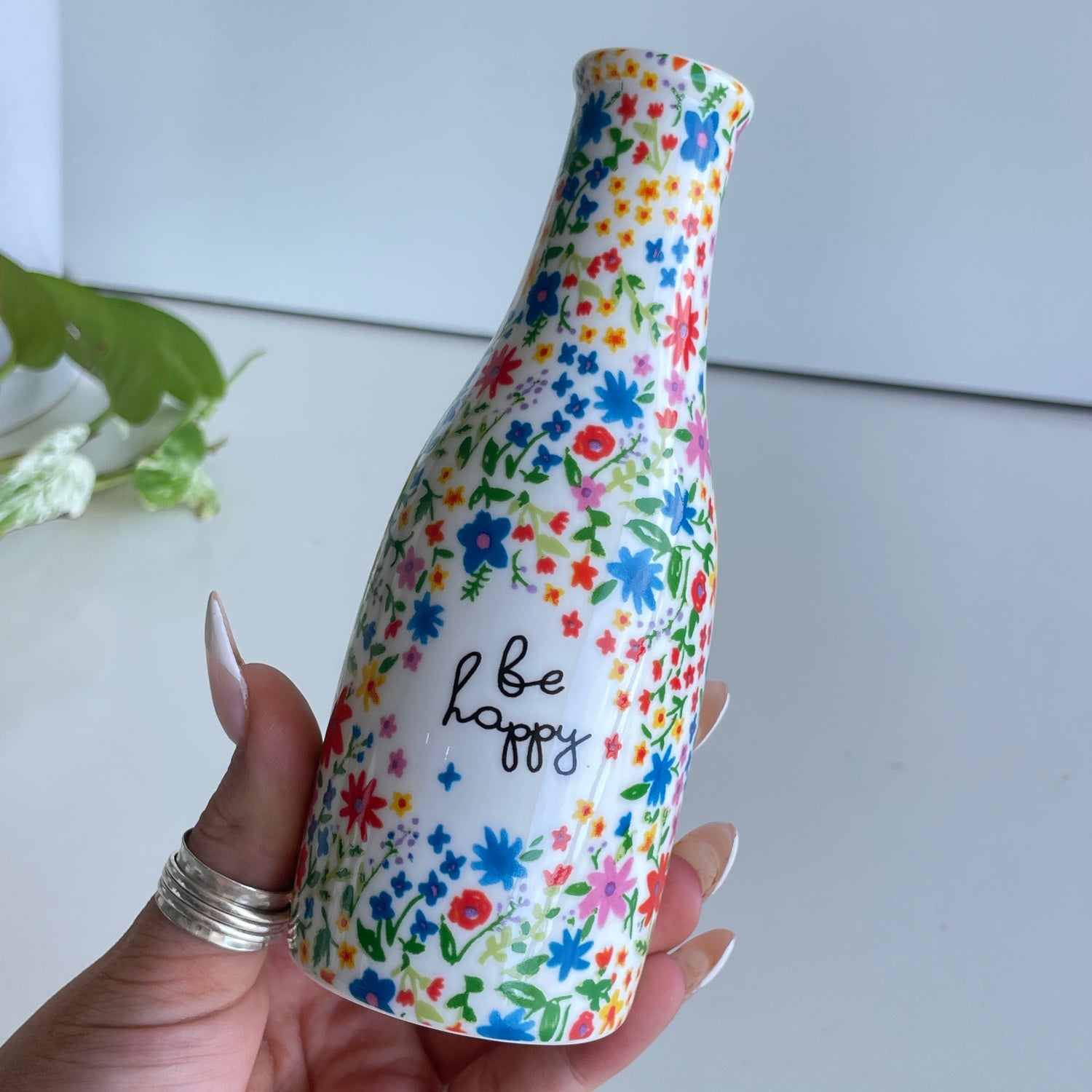 Floral Be Happy Vase00019