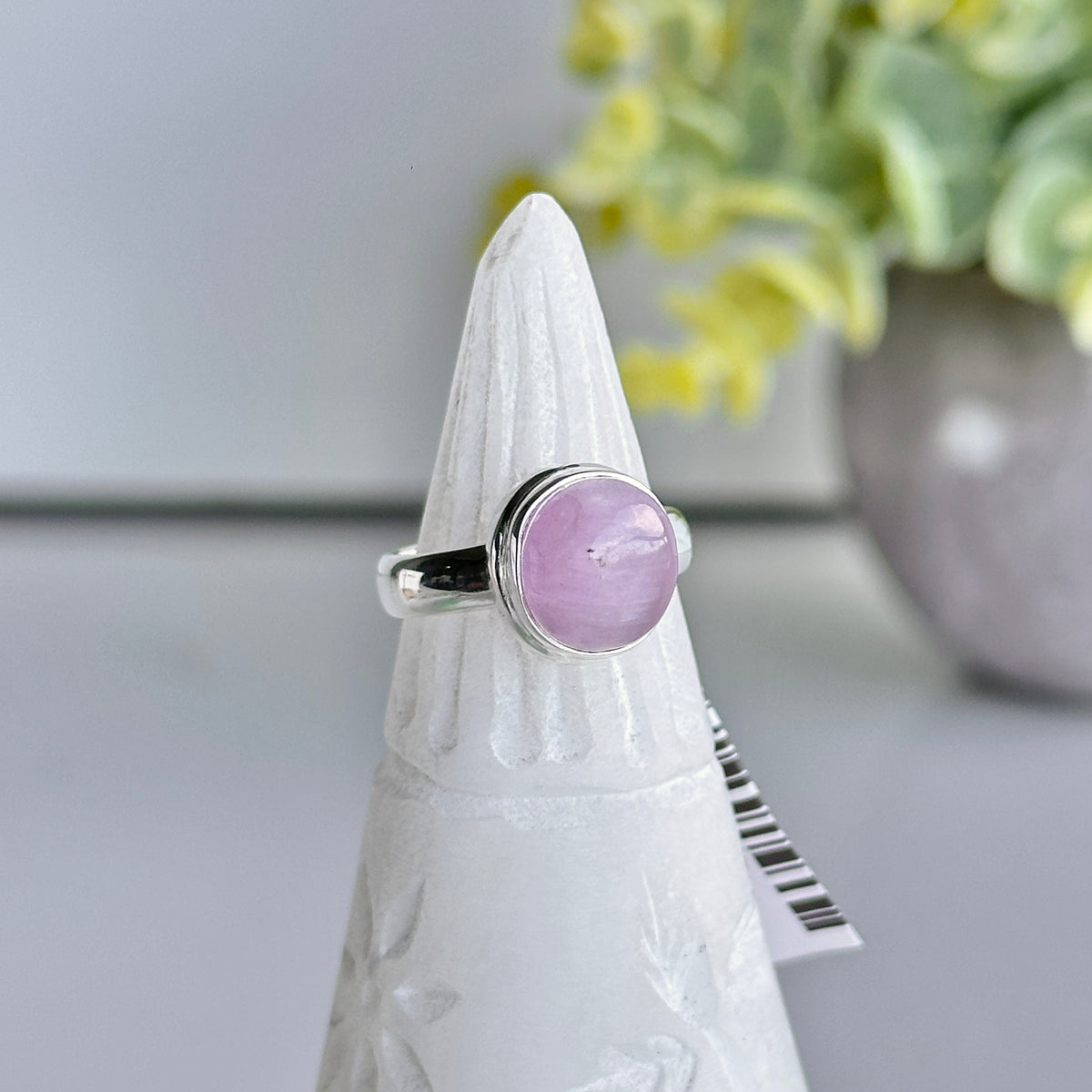 Kunzite Oval Ring Sz6