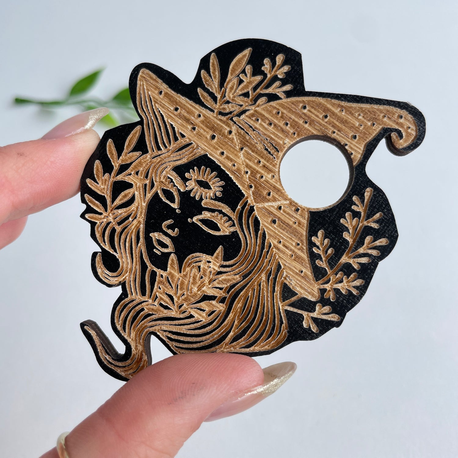 Witch Timber Sphere Holder