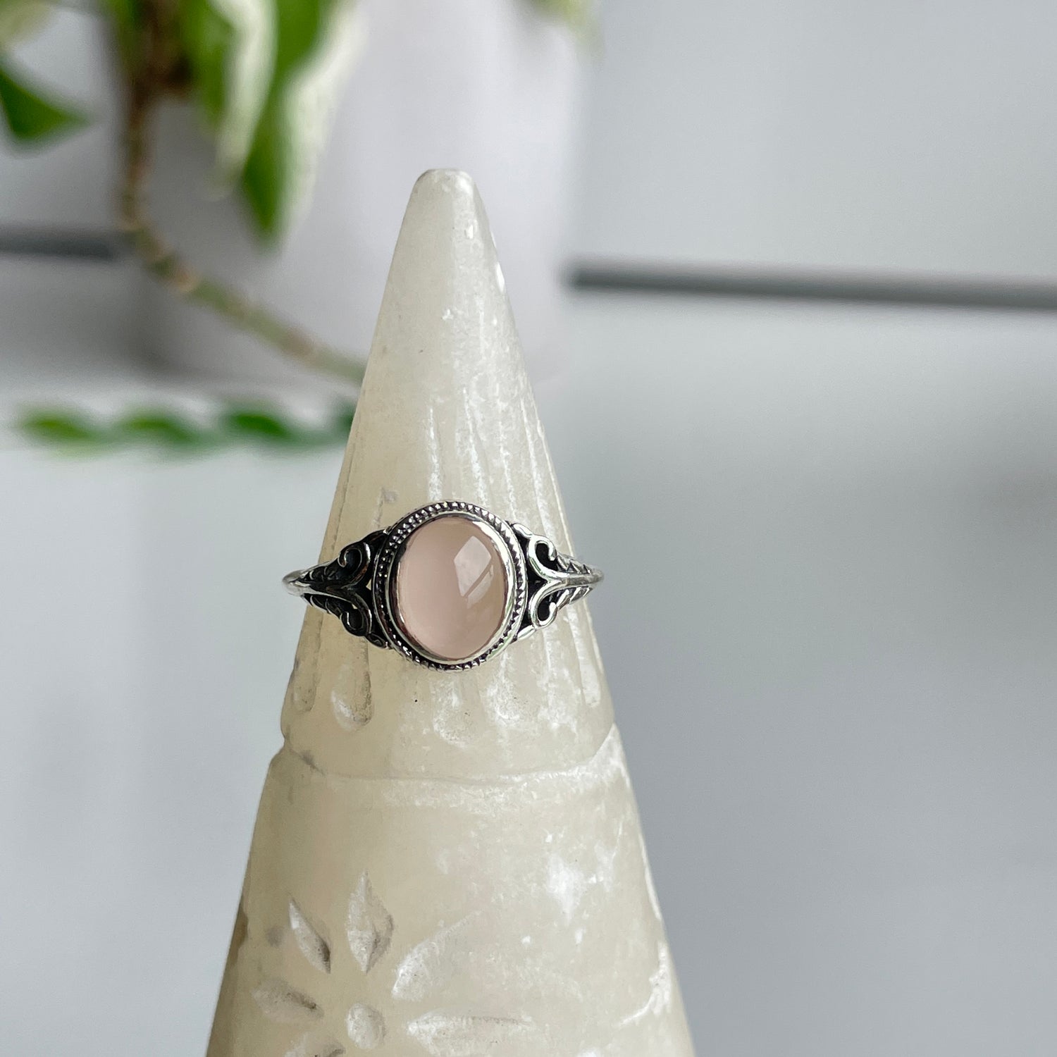 Rose Quartz Oval Ring