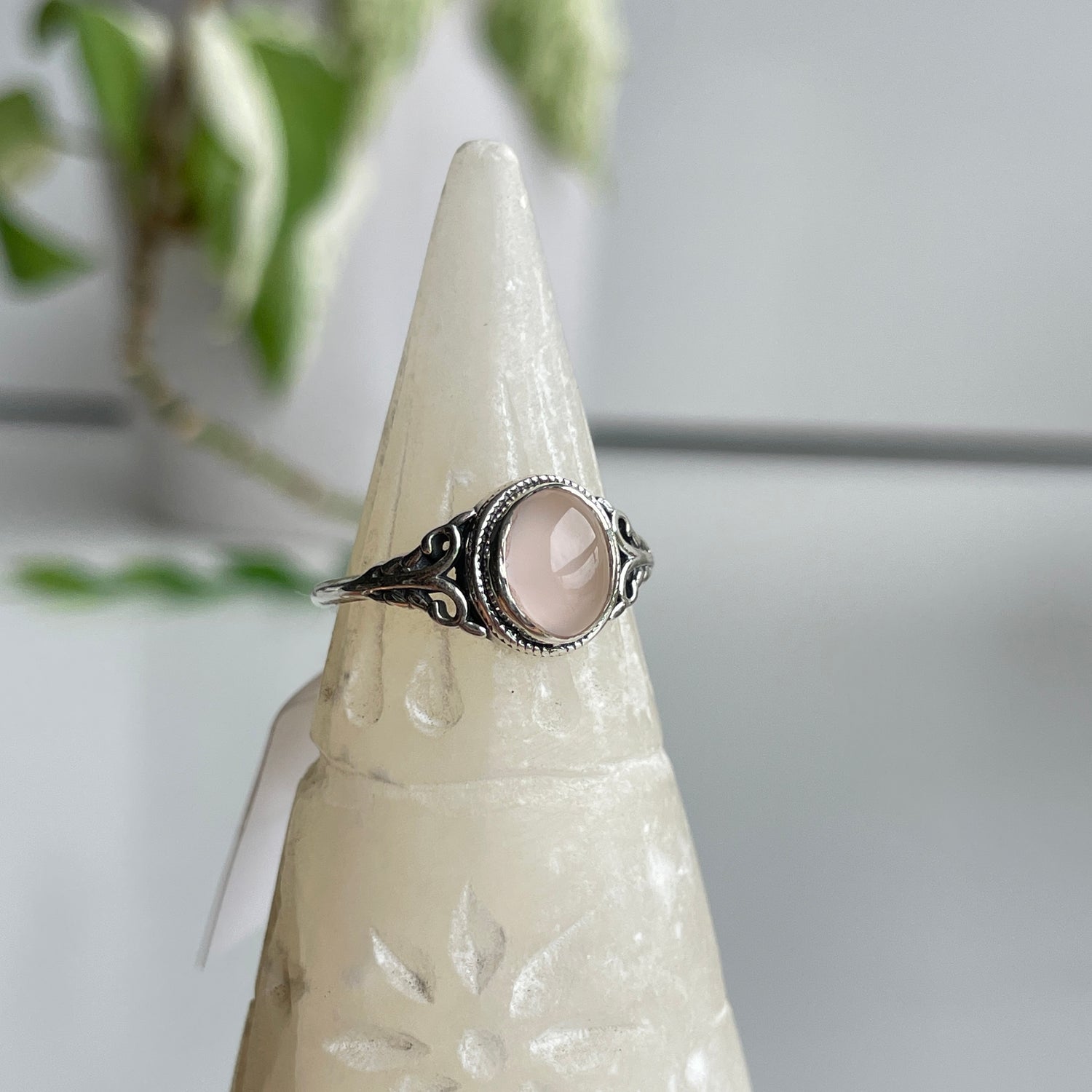Rose Quartz Oval Ring