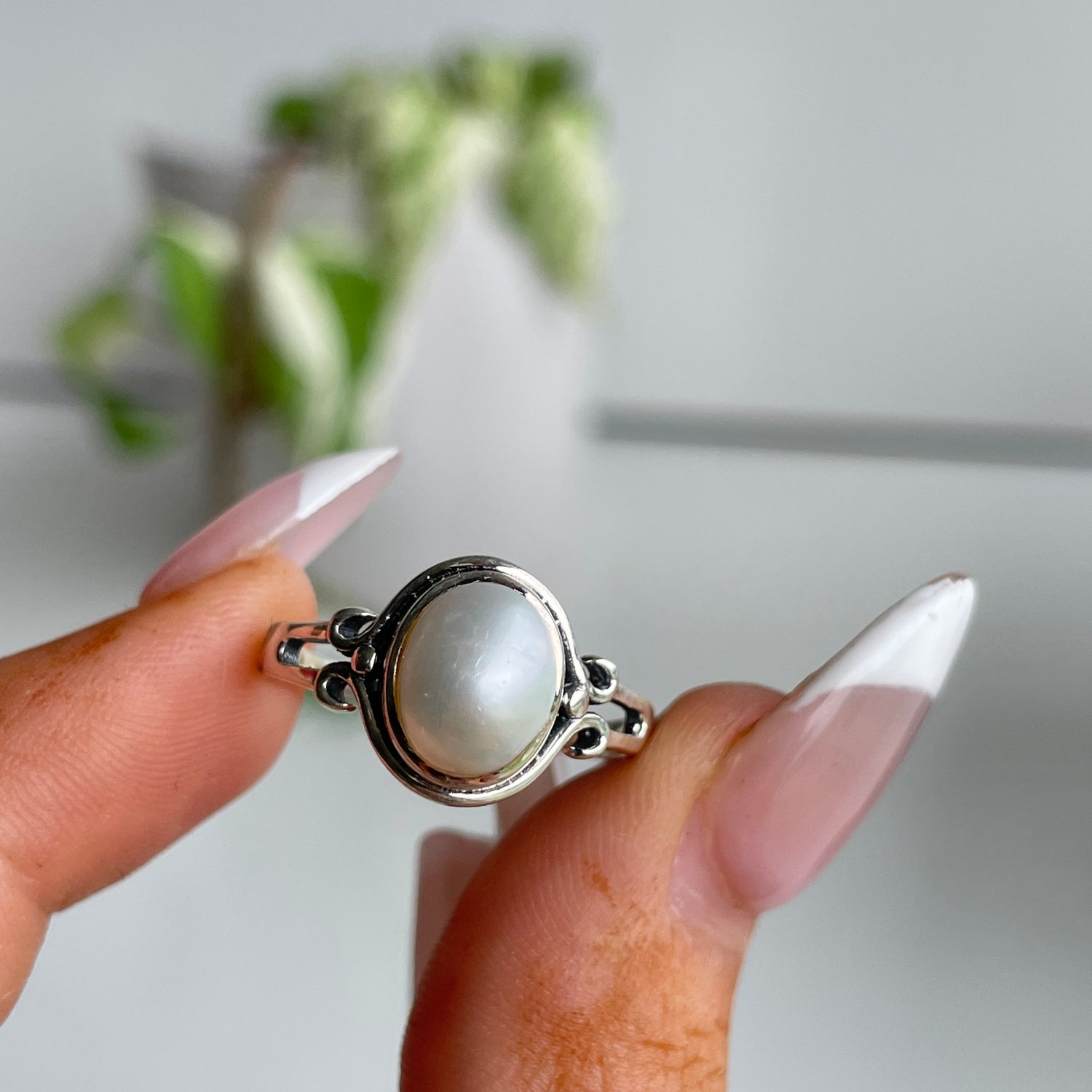 Pearl Oval Ring Sz9