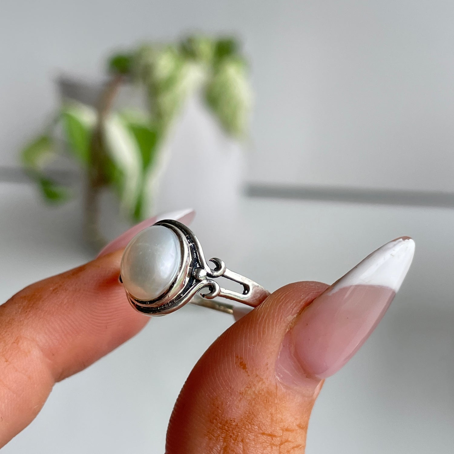 Pearl Oval Ring Sz9