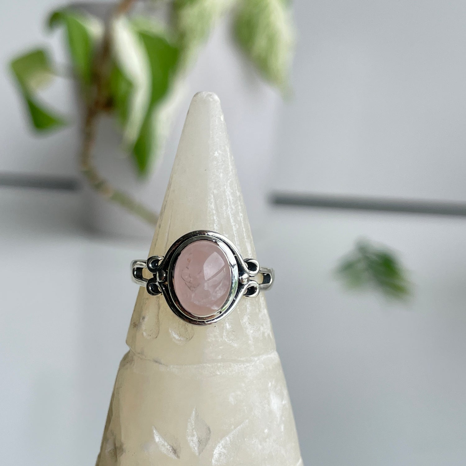 Rose Quartz Oval Ring