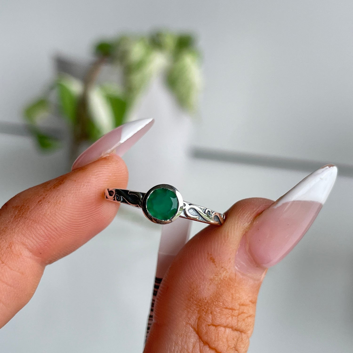 Green Onyx Round Ring