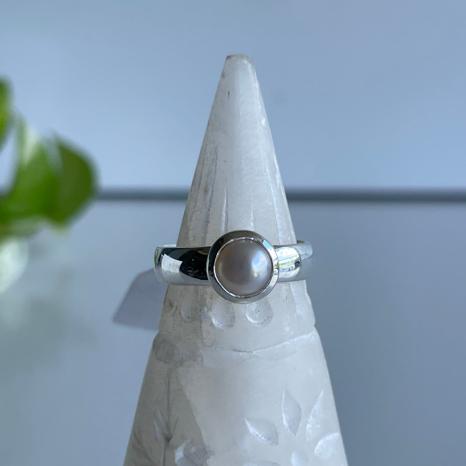 Pearl Round Ring Sz8