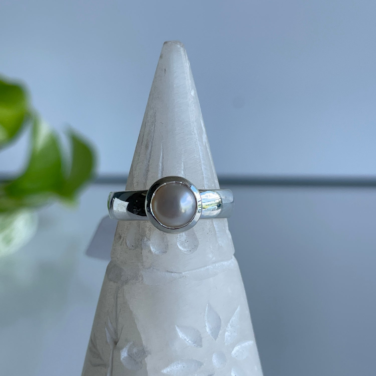 Pearl Round Ring Sz8