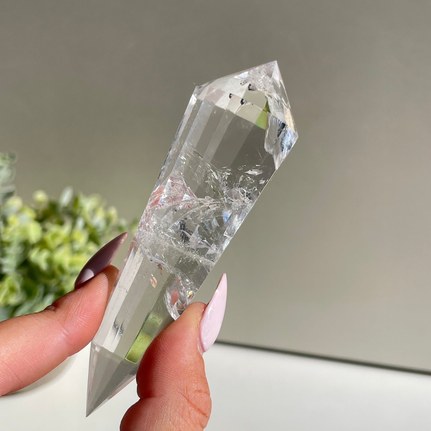 Clear Quartz Vogel 10.3cm
