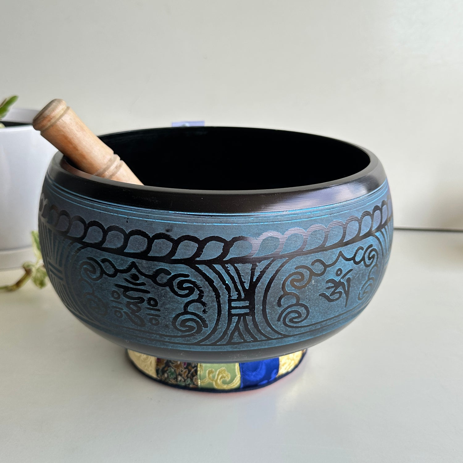 Blue Buddha Singing Bowl 24cm BS541