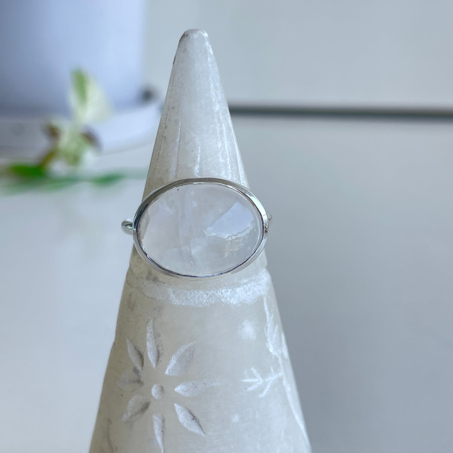 Moonstone Oval Ring Sz8