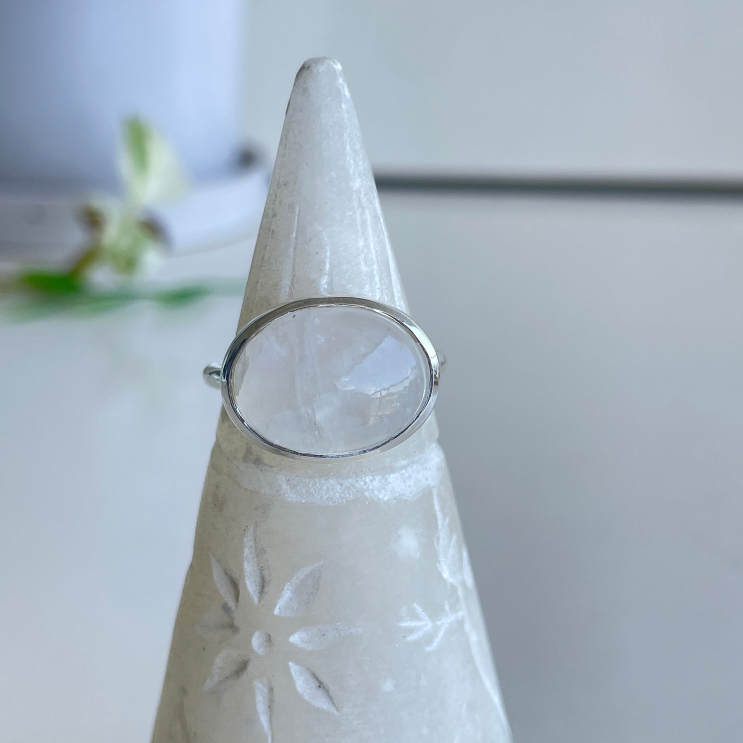 Moonstone Oval Ring Sz8