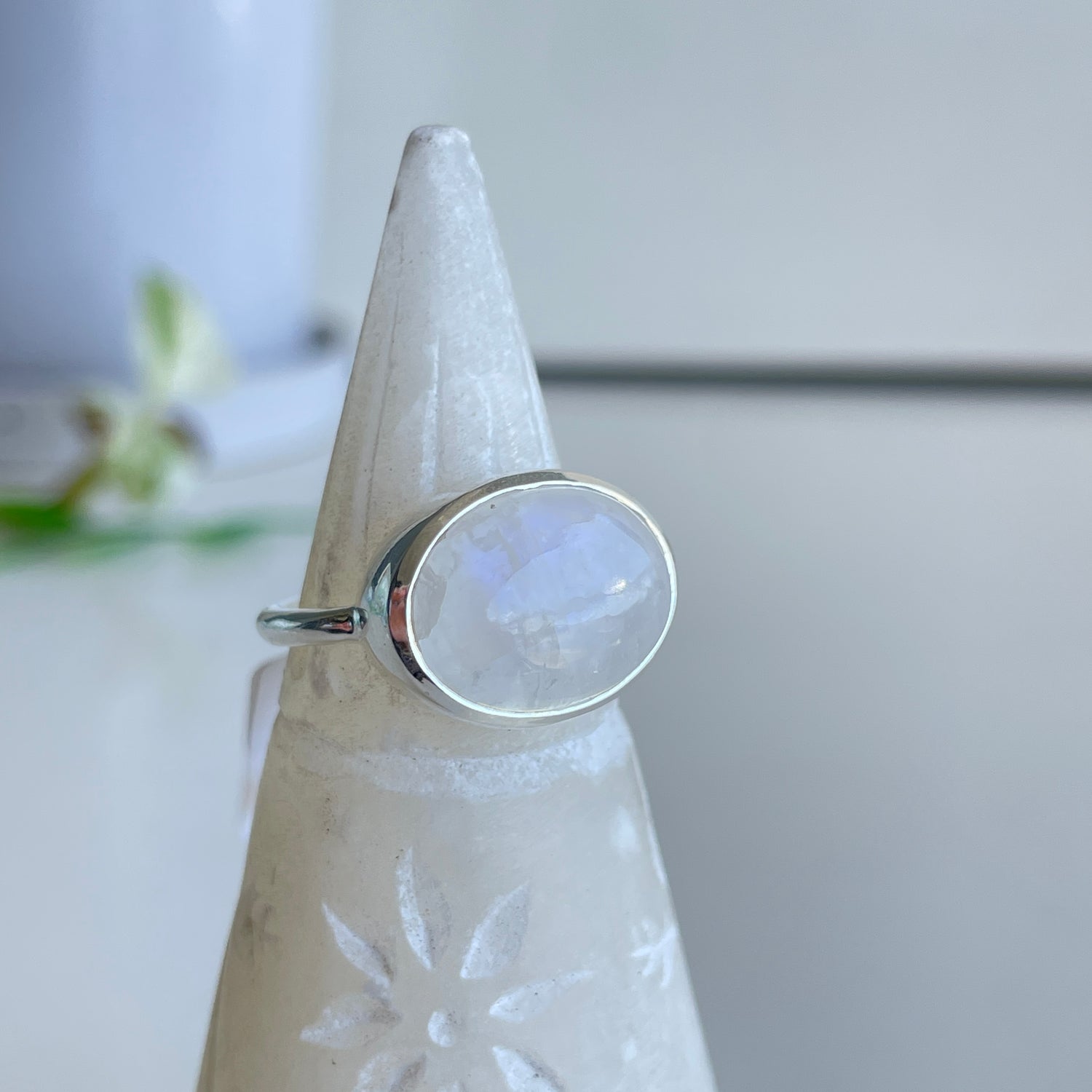 Moonstone Oval Ring Sz8