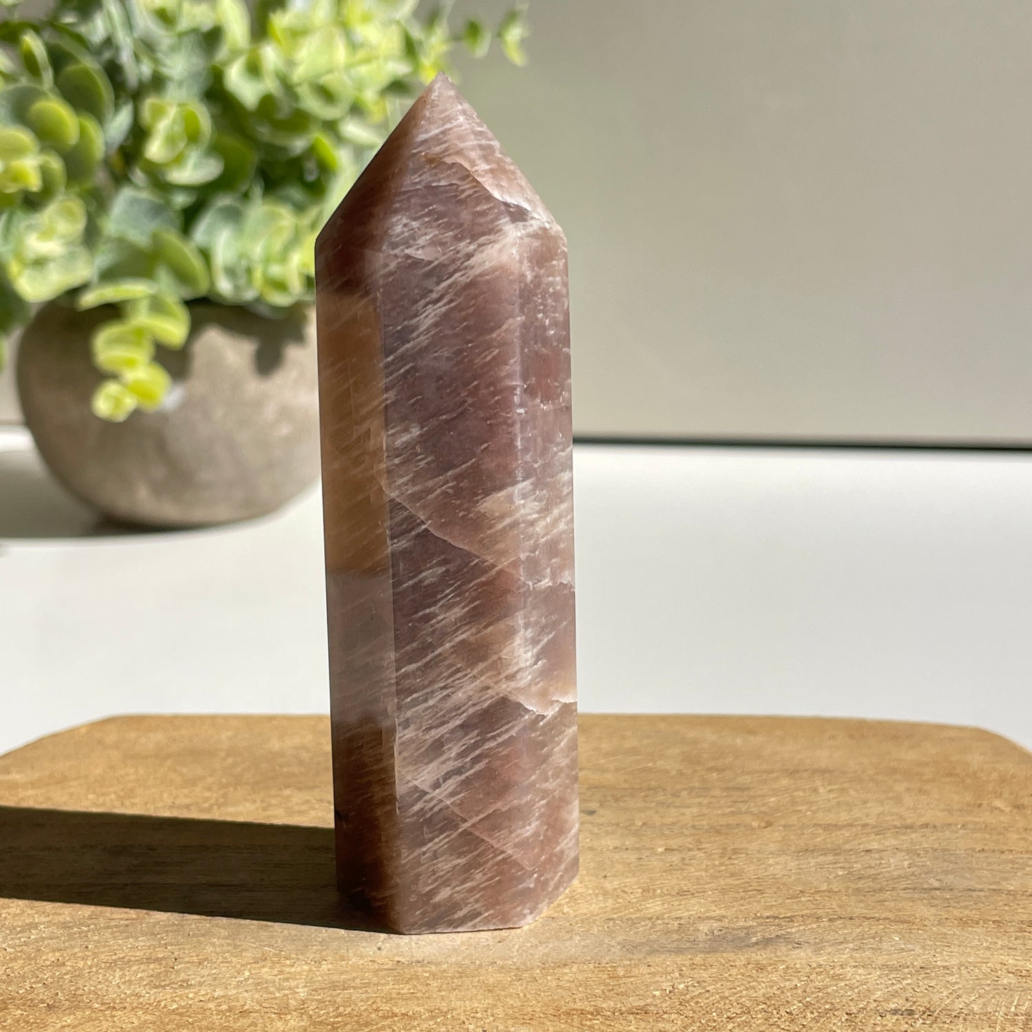 Moonstone Generator 8.7cm