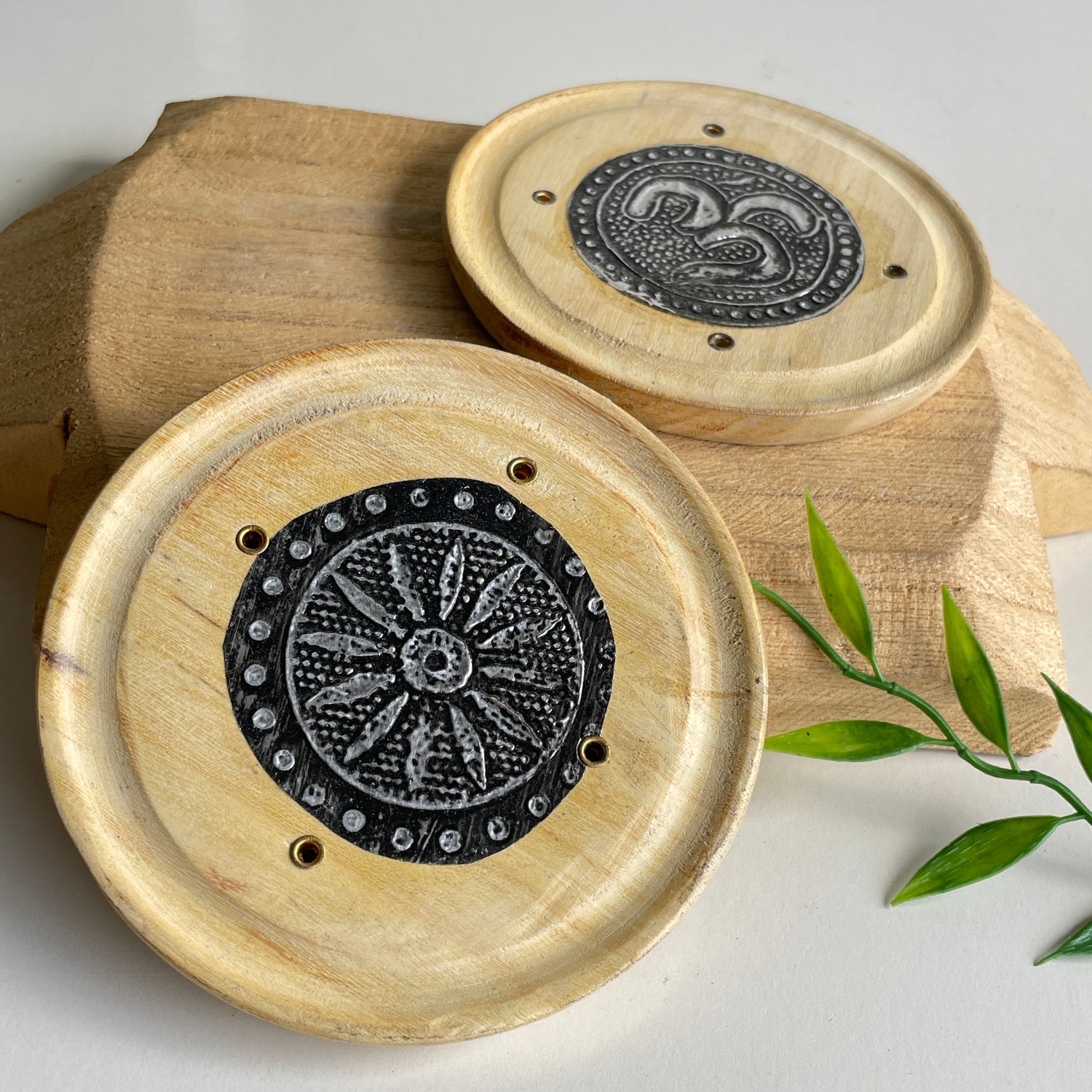 Round Wooden Incense Holder IHR110