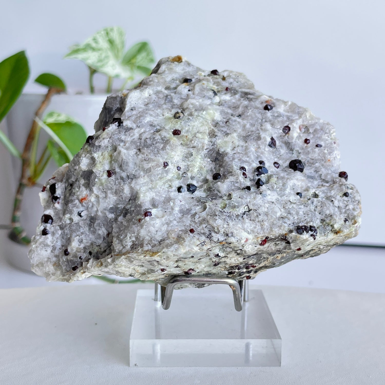 Garnet In Quartz Matrix Pce 408g