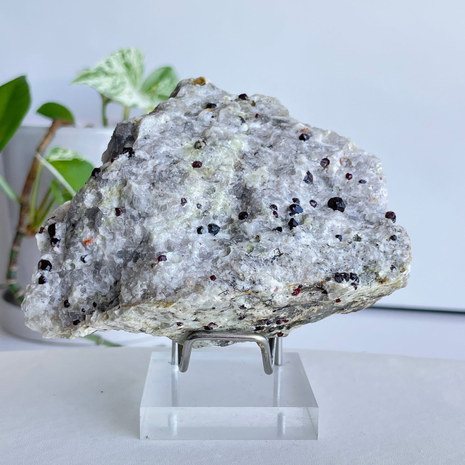 Garnet In Quartz Matrix Pce 408g