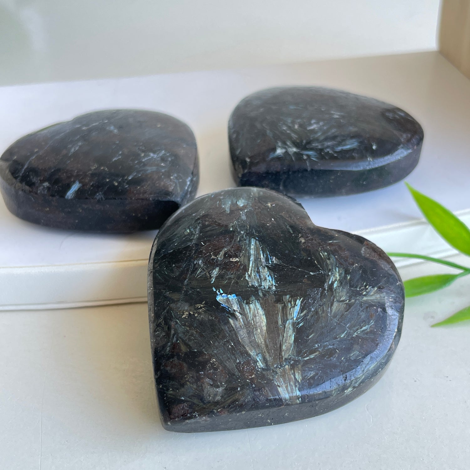 Arfvedsonite Heart