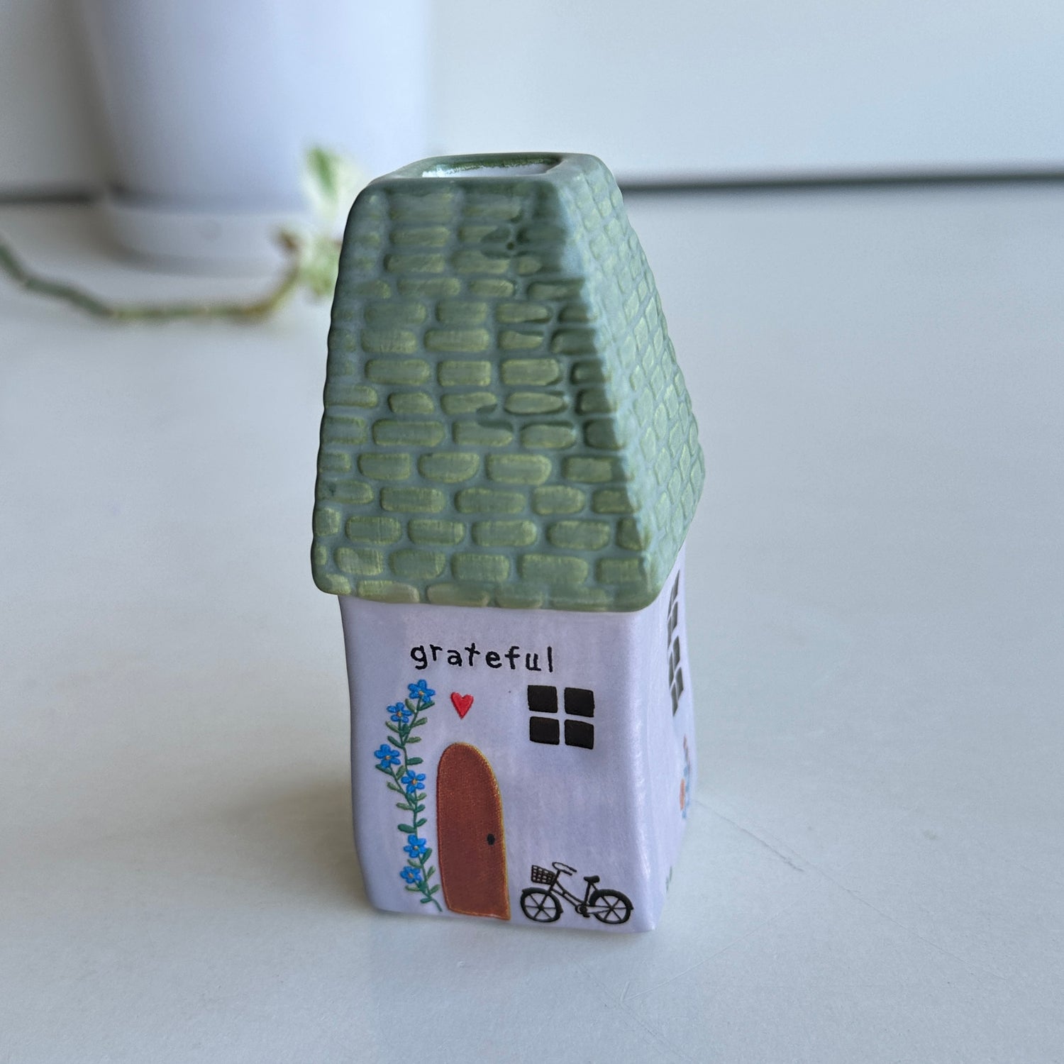 Cottage Bud Vase Grateful Vase000026