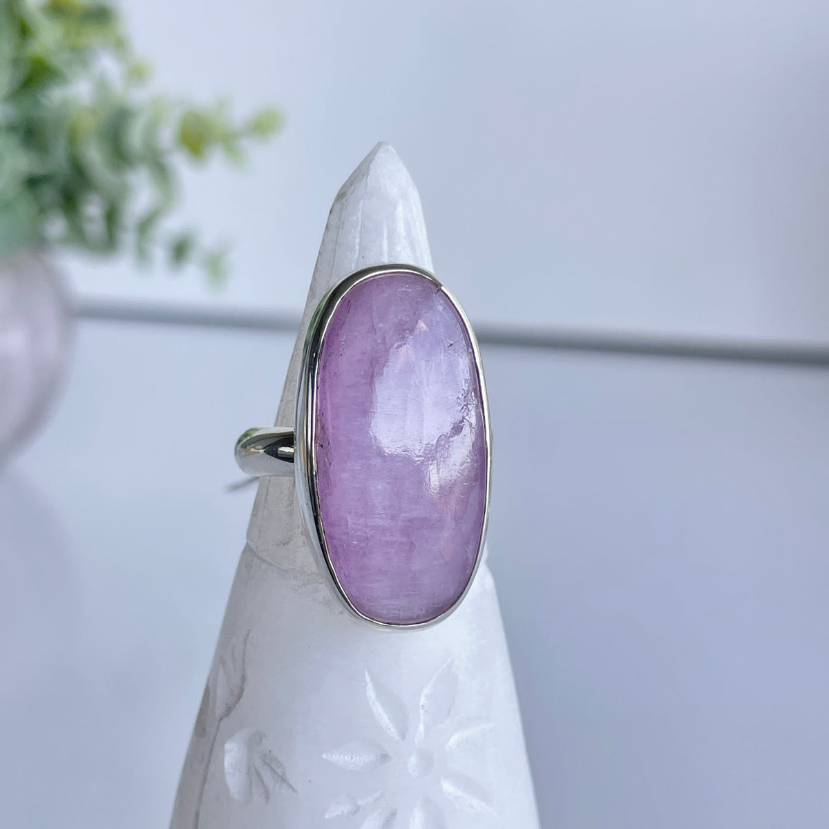 Kunzite Oval Ring Sz7.5