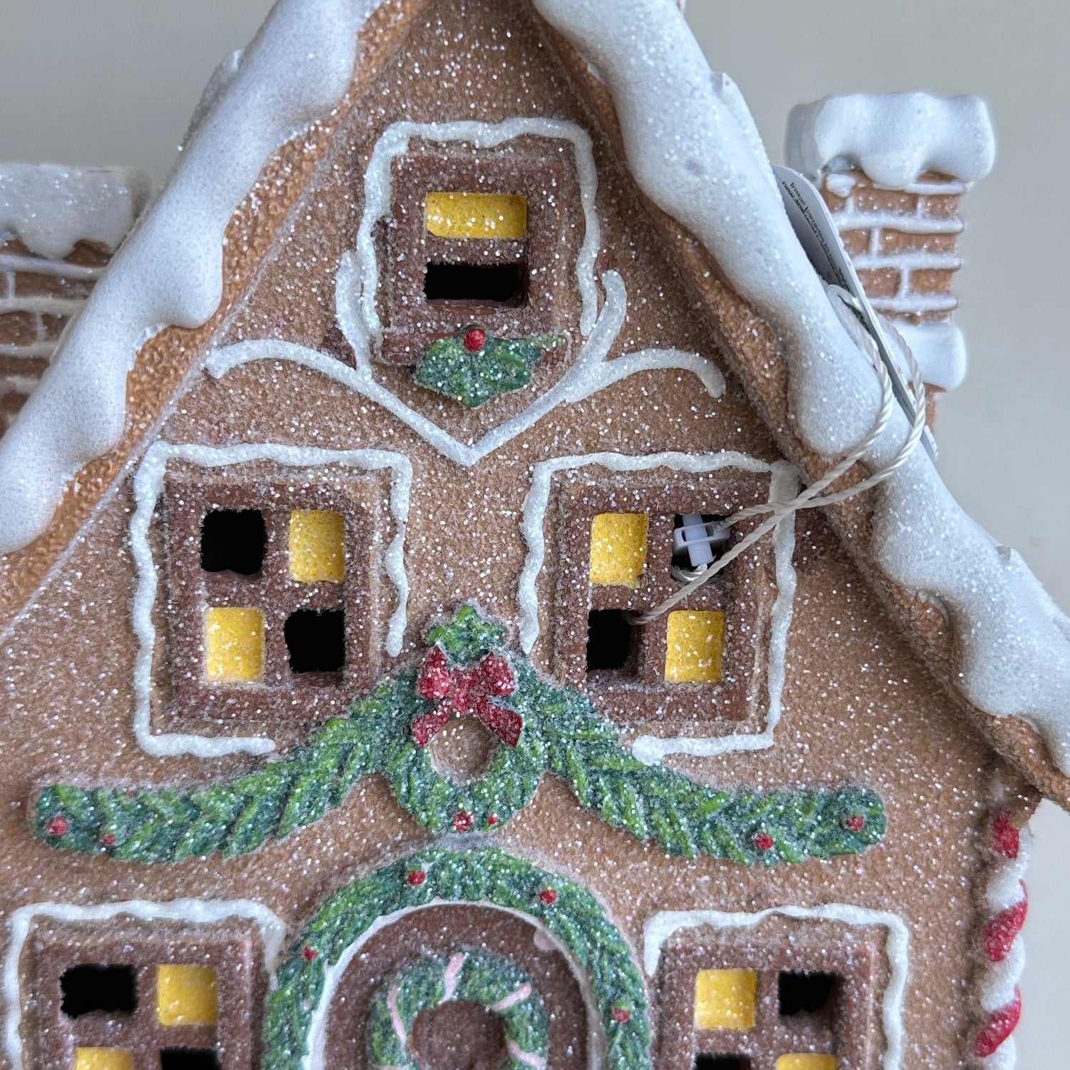 Light Up Gingerbread House XM0052