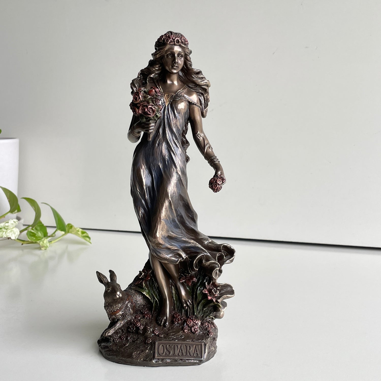 Ostara Statue C5100
